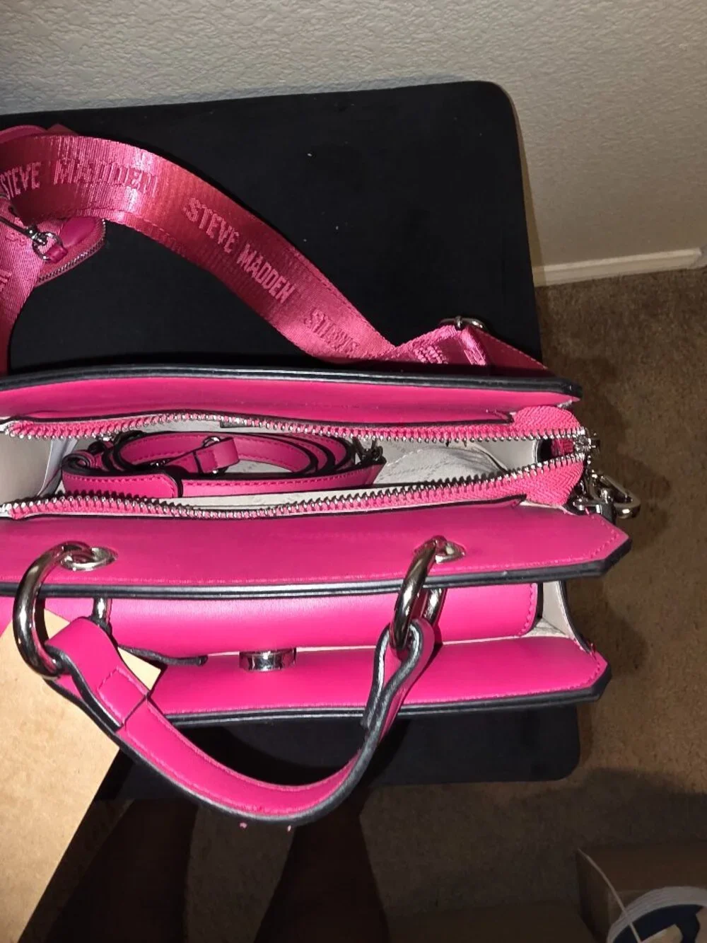 Steve Madden Bevelyn Bag - Fuschia